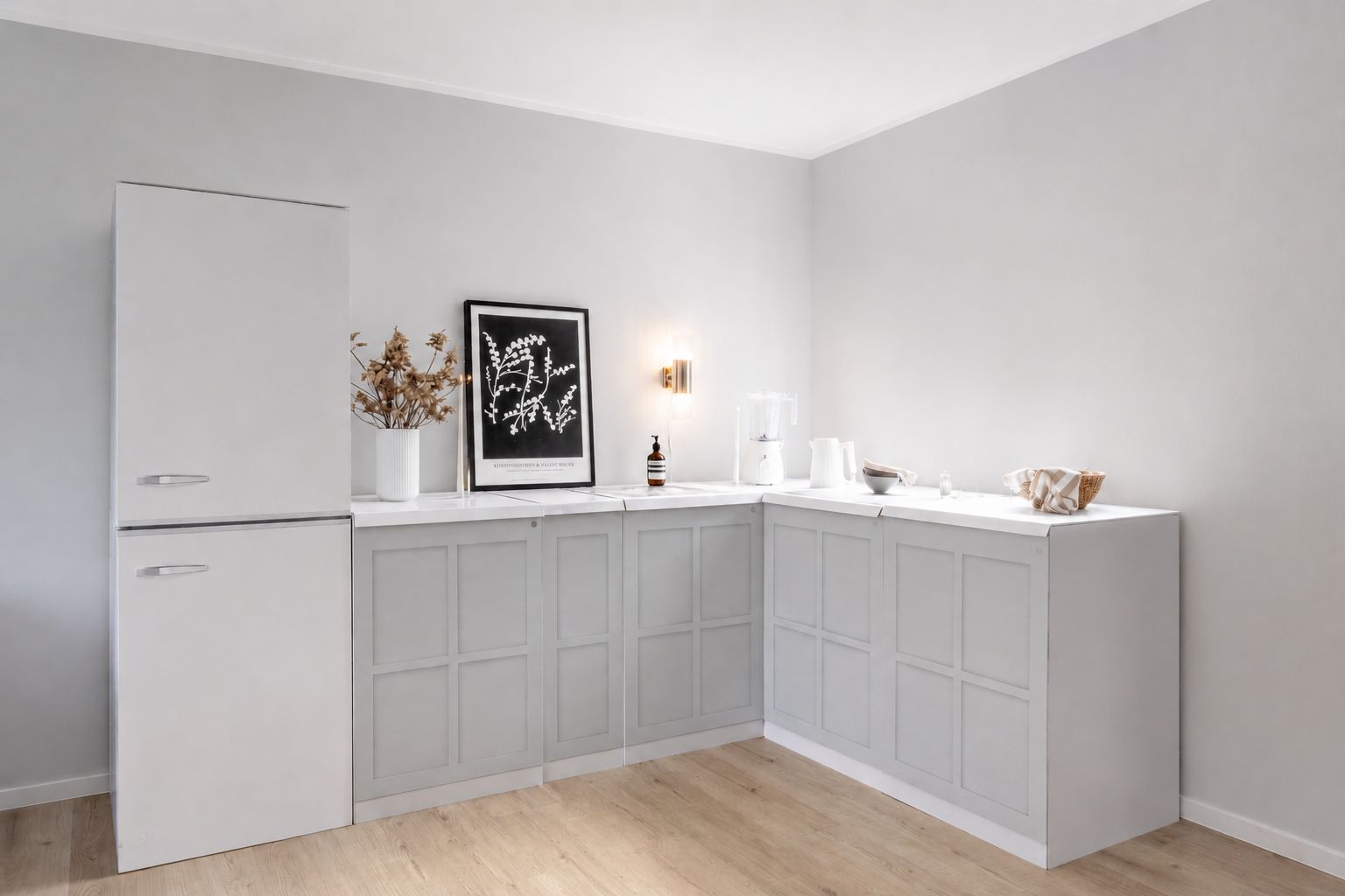 Cuisine d’angle en carton – forme en L 270 × 180 cm avec maquette de réfrigérateur